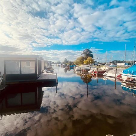 Amsterdam Boathouse Apartment อัลส์เมียร์ ภายนอก รูปภาพ