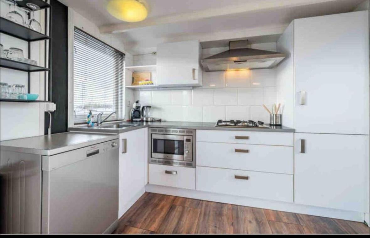 Amsterdam Boathouse Apartment อัลส์เมียร์ ภายนอก รูปภาพ