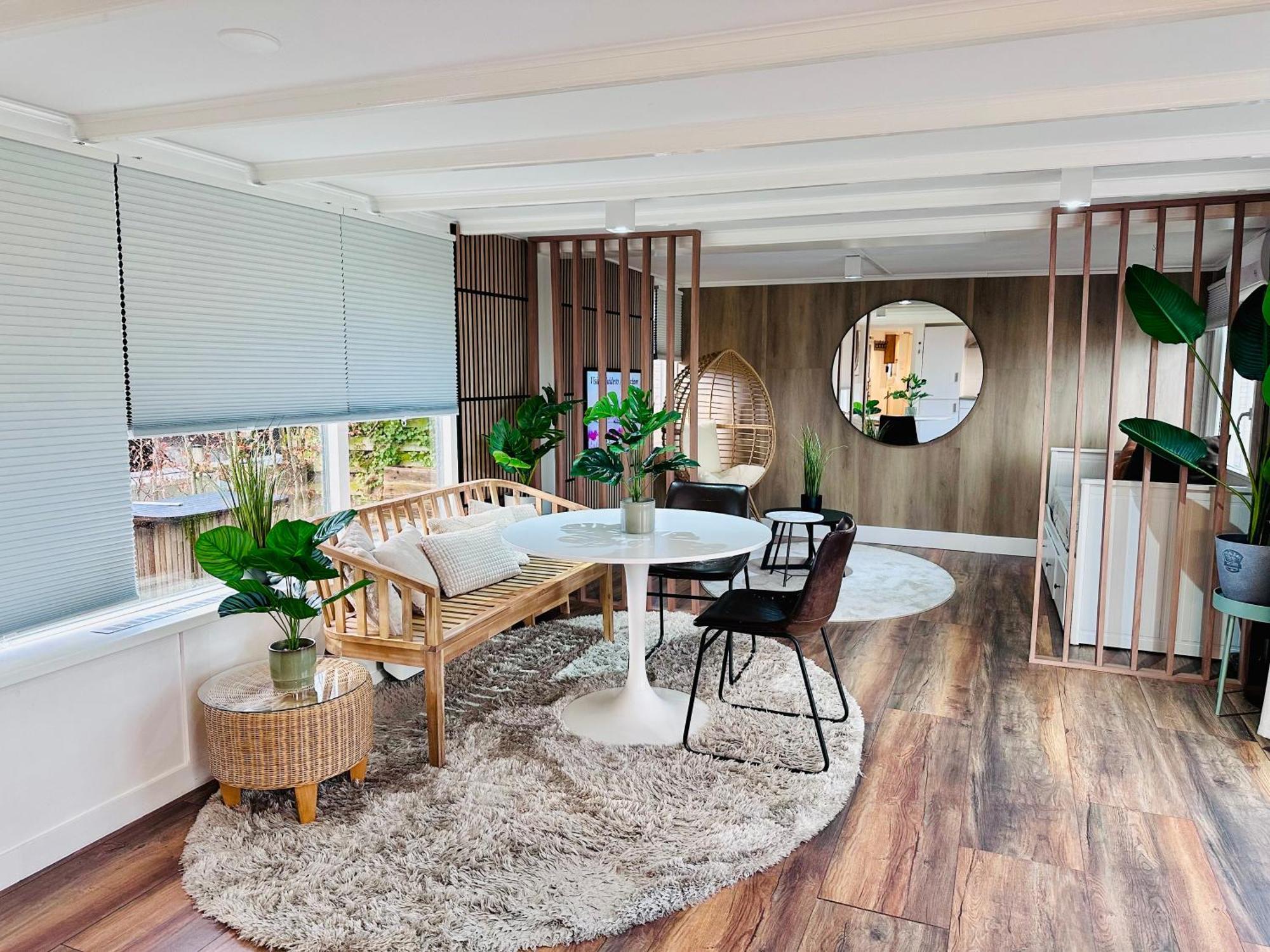 Amsterdam Boathouse Apartment อัลส์เมียร์ ภายนอก รูปภาพ